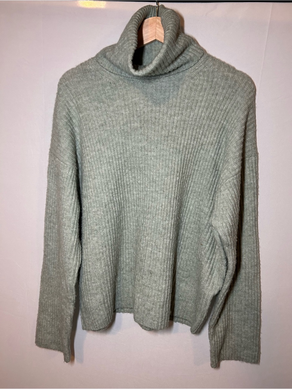H&M Sage Grey Oversized Ribbed Turtleneck Sweater - Size M - Picture 2 of 6
